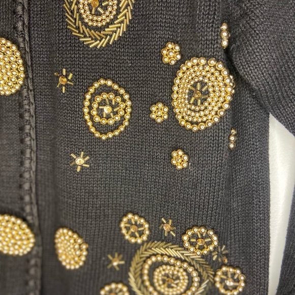 💜Vintage Victoria Harbour Black Beaded Embroidered Button front Cardigan Size M - Picture 3 of 6